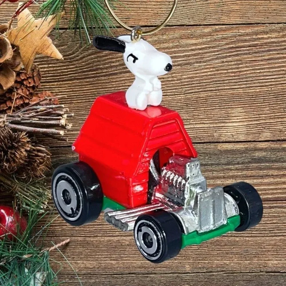 Peanuts Snoopy Dog House Car 1:64 Scale ONE‎ OF A KIND Christmas Tree Ornament
